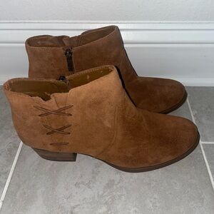 Jessica Simpson Deonne Tan Suede Ankle Booties